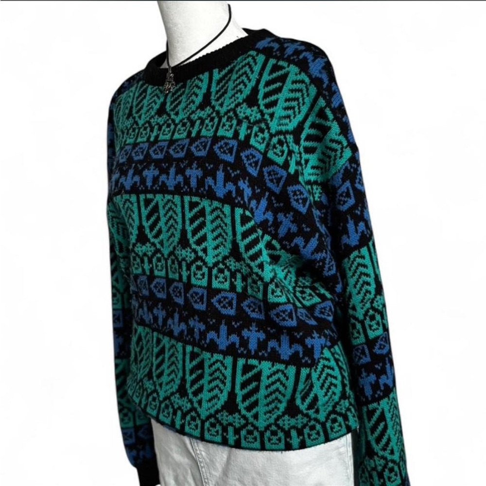 🦚 Vintage Grunge 90’s Capricorn Blue & Green Aztec Sweater Size L 🦚